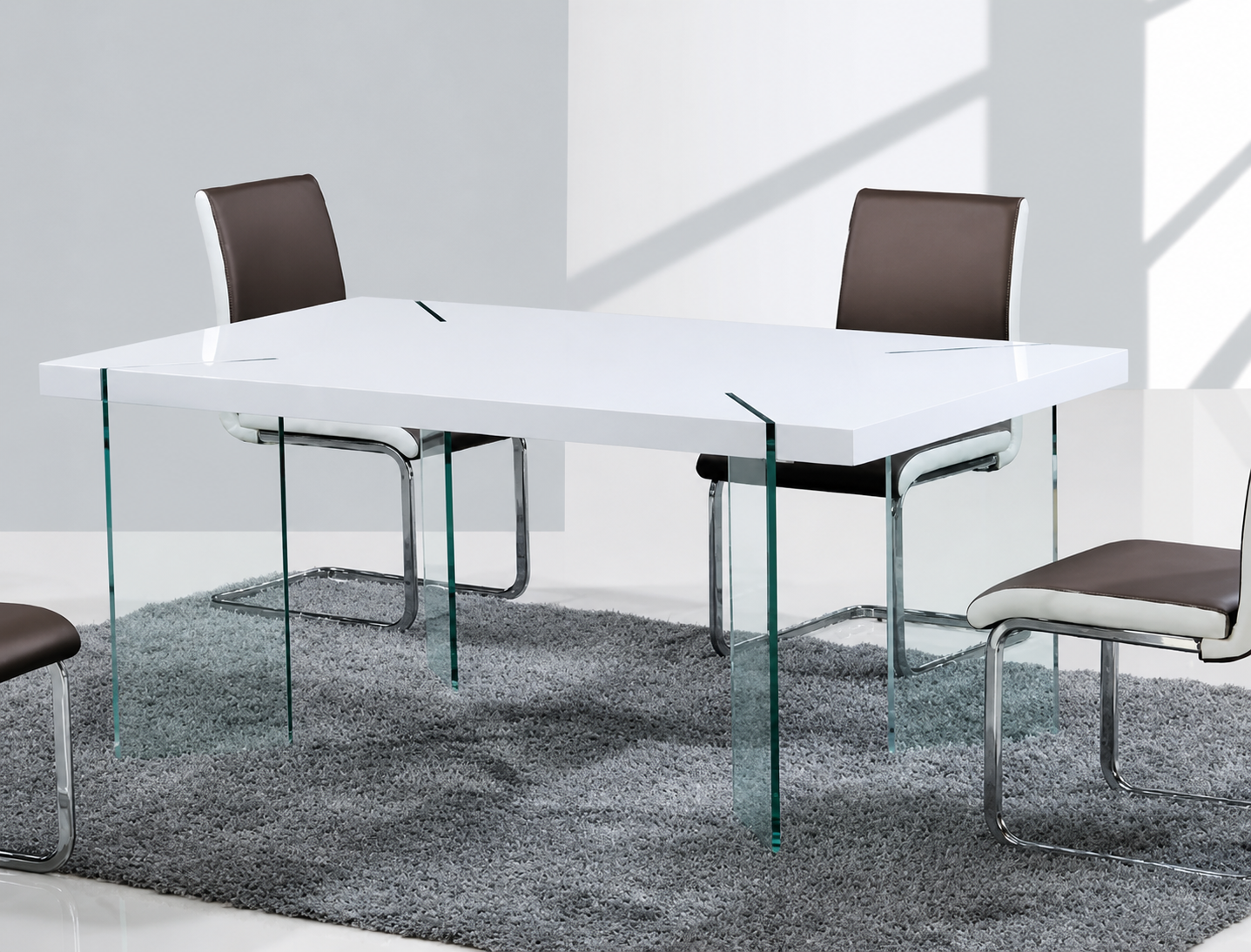 Mesa ARLON, cristal templado, tapa lacada blanca, 160 x 90 cms