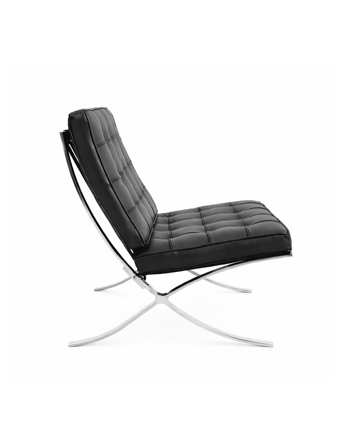 Silla de diseño BARNA tapizada en similpiel negra de acabado liso, con estructura K/D de pletina de acero inoxidable en terminación brillo. 