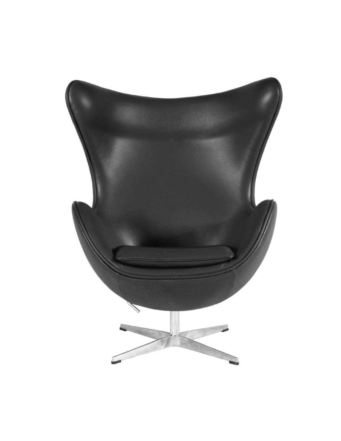 Sillón de diseño icónico EG giratorio en similpiel negra. Estructura de fibra de vidrio de líneas orgánicas, base y columna cromada en acabado espejo y basculación con mando cromado.