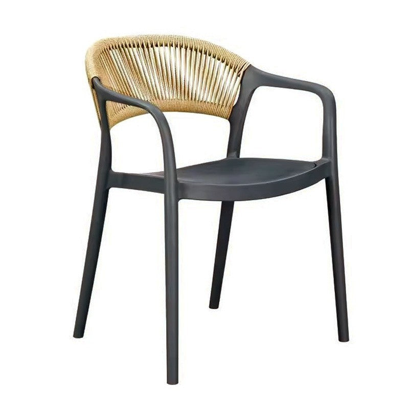 Mobiliario de exterior resistente con protección UV y diseño de cuerda, ideal para jardines y hostelería en la Costa Blanca