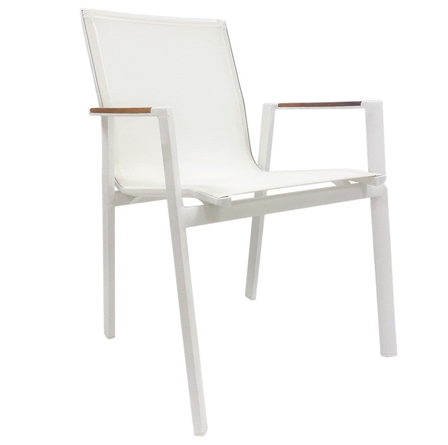 Mobiliario de exterior minimalista en color blanco y madera de teca para apartamentos en la Costa Blanca