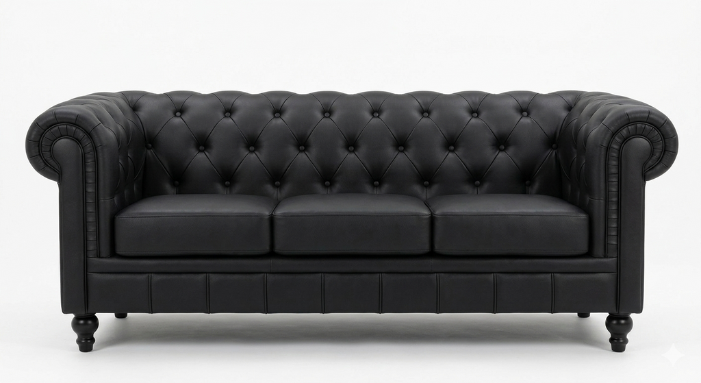 Sofá de tres plazas tapizado en similpiel negra de acabado liso, perfil amplio y elegante, tres cojines de asiento integrados y patas oscuras. Ancho 203 cm