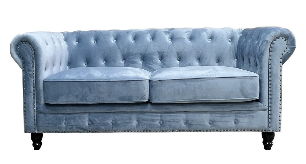 Sofá 2 plazas en velvet azul dusky, estructura de madera maciza y espuma de alta densidad