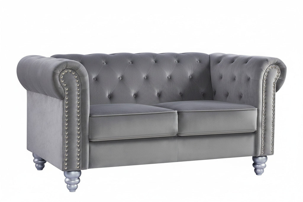 Sofá Chester Style 2 plazas tapizado en velvet gris, diseño elegante para salones en Guardamar del Segura y Costa Blanca Sur