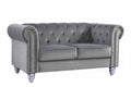 Sofá Chester Style 2 plazas tapizado en velvet gris, diseño elegante para salones en Guardamar del Segura y Costa Blanca Sur