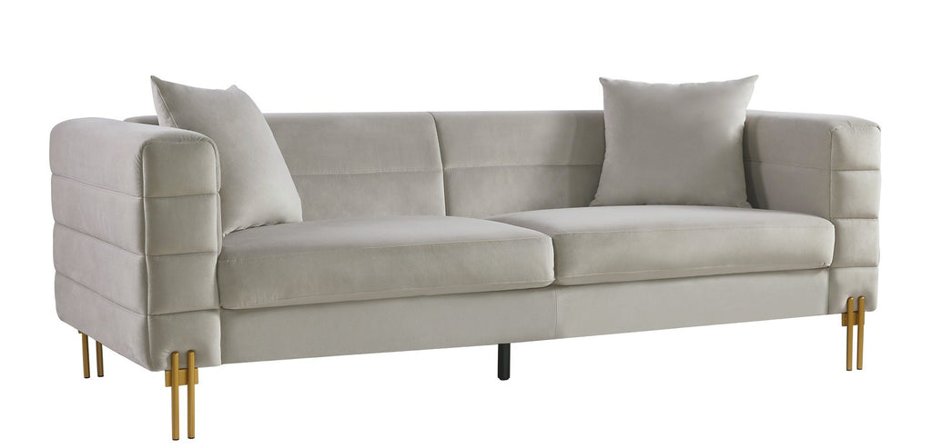 Sofá de 3 plazas en terciopelo gris claro brillante con patas doradas de diseño, mueble de lujo para salones exclusivos en Villamartín