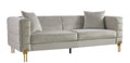 Sofá de 3 plazas en terciopelo gris claro brillante con patas doradas de diseño, mueble de lujo para salones exclusivos en Villamartín